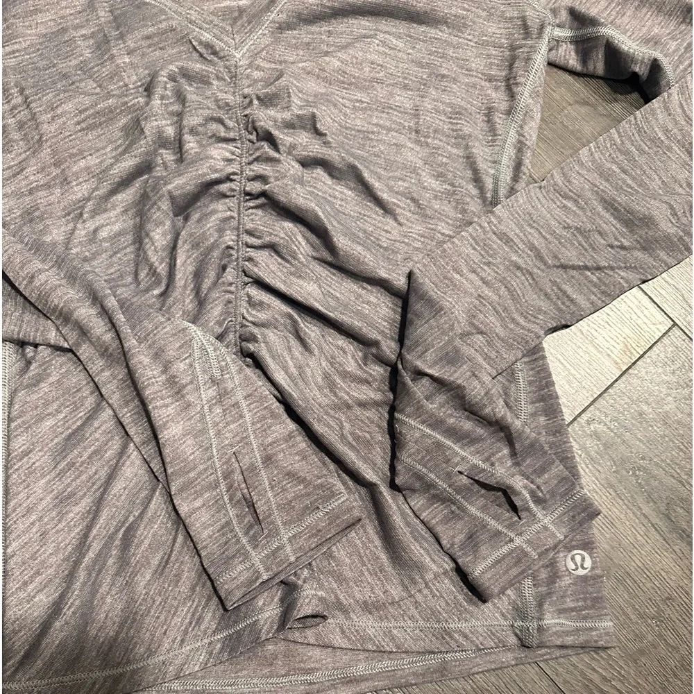 Lululemon Interval Long Sleeve
Heathered Slate - Picture 6 of 6